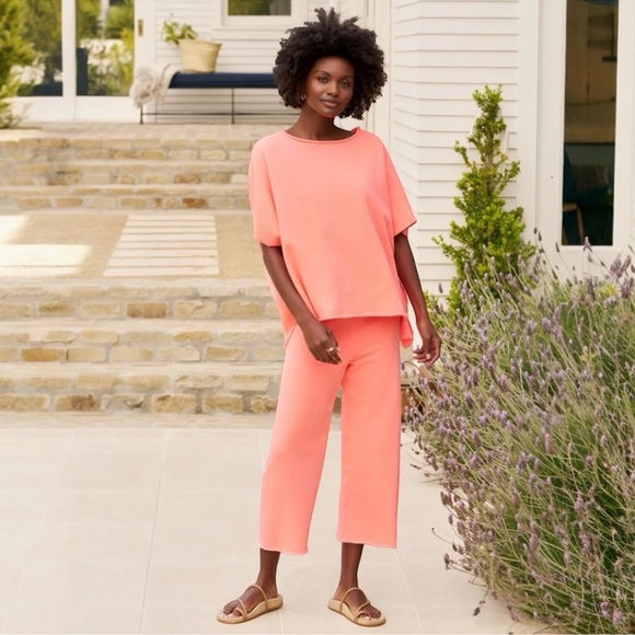 Frank & Eileen Olive Capelet In Coral, New, MSRP $208
Size: OS
$133/$208 - Picture 2 of 3